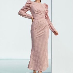 💕🎀classy pink hem lace dress.🎀💕